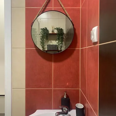 Old Town Center Apartment *
